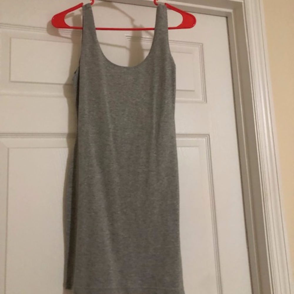 backless dress